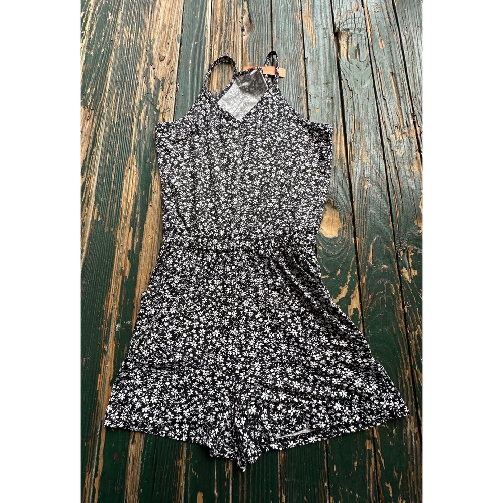 Misfay Floral Halter Neck Romper Black White Ditsy Flower Sleeveless Size M NEW